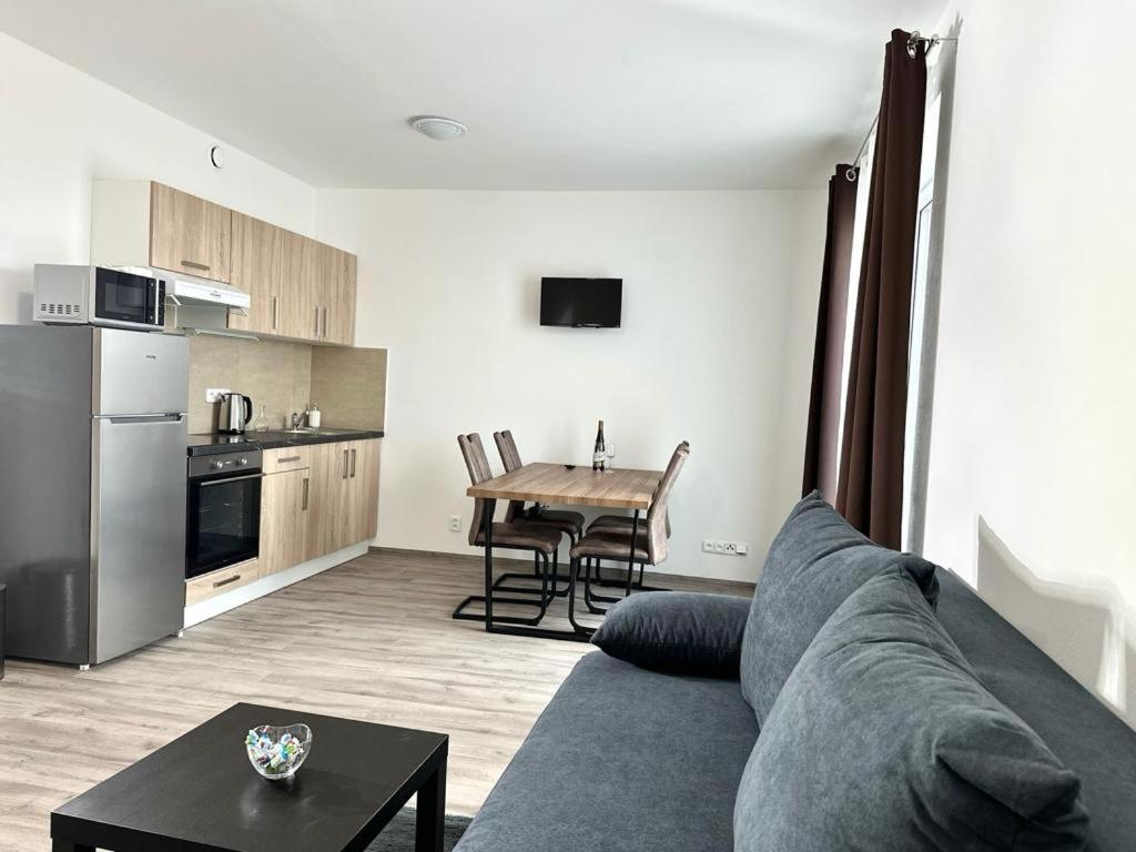 Sky Apartments 509 بلزن المظهر الخارجي الصورة